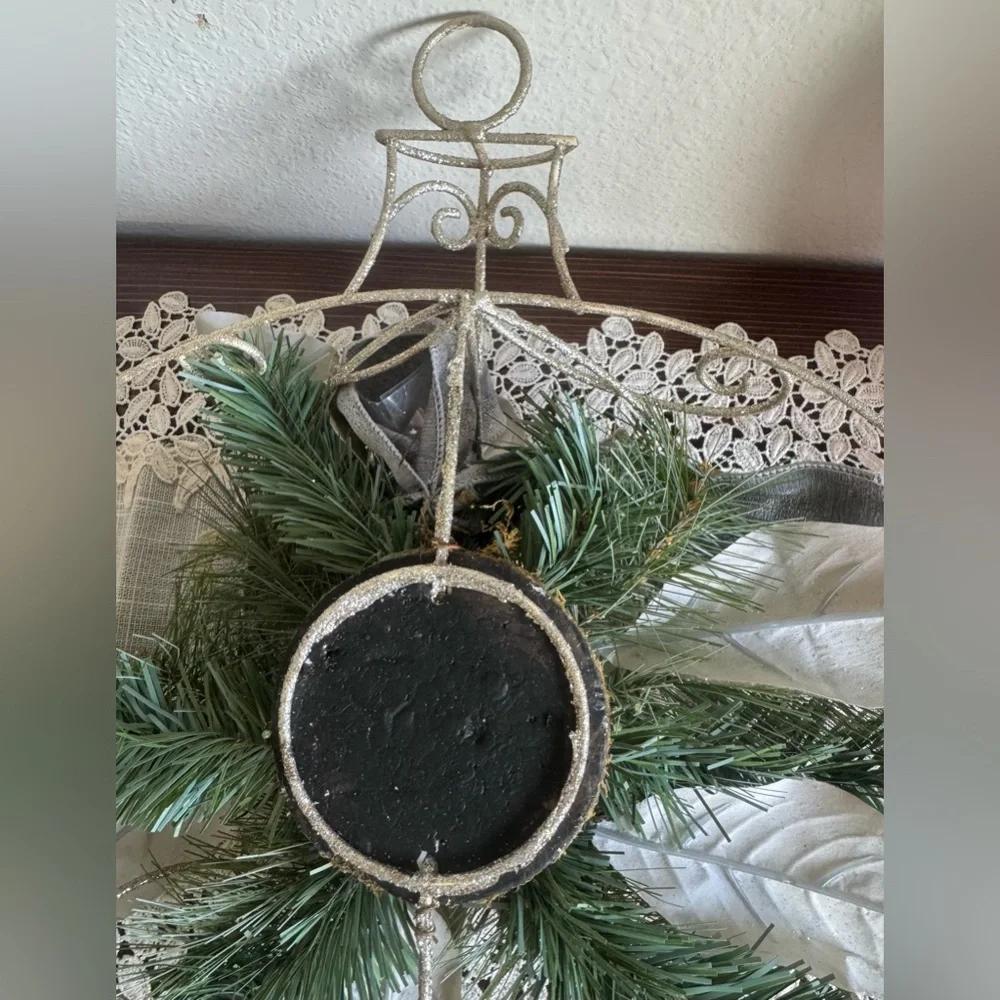 Holiday Ornament Shaped Wreath with Hope Sign
